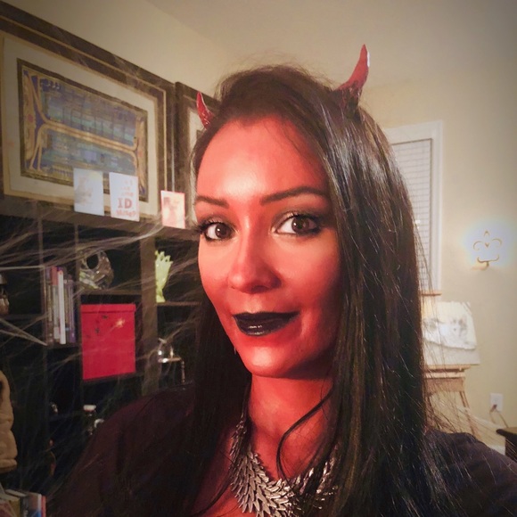 Meet your Posher, Rebecca - Picture 2 of 3